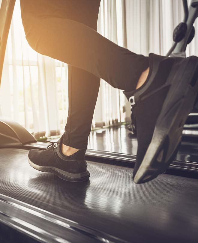FRXS-Healthy People running on machine treadmill